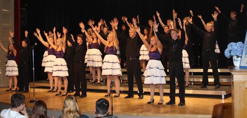 Show Choir  seniors spark special show