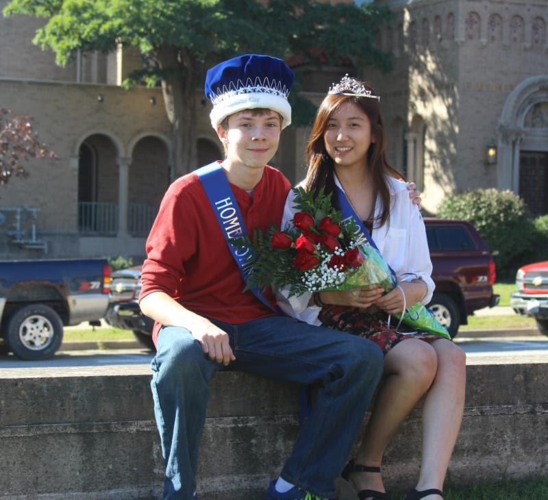 Borck+and+Hyoung+crowned+at+pepfest