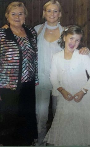 Anna, her mother and grandmother in Spain