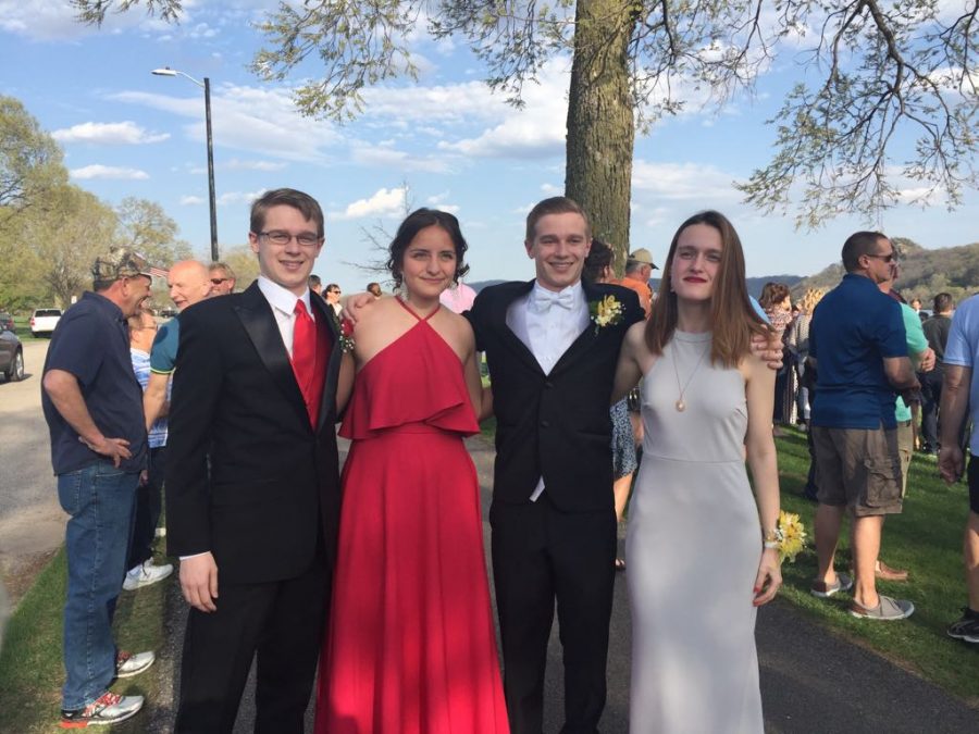 Cotter Chronicle Staff Takes Break at Prom