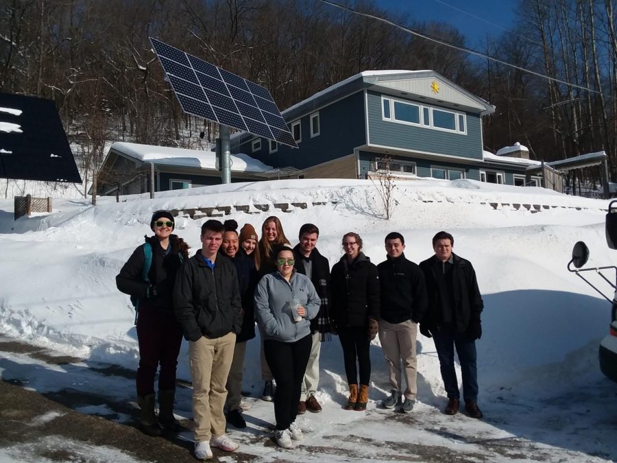 Environmental Science students tour eco-friendly house