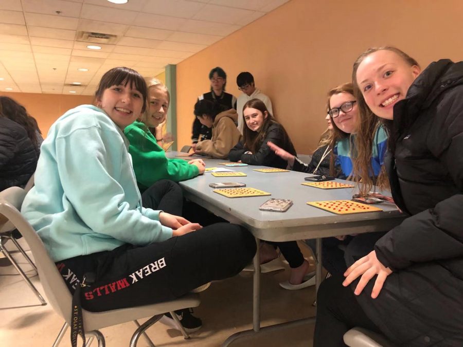 Ceili DeMarais, Rita Row, Tony Wan, Jesse Liang, Angela Zhen, Aubrey Williams, Trinity Schmidtknecht, Macey Dvorak, Jprdan Rubie at the Bingo tables.