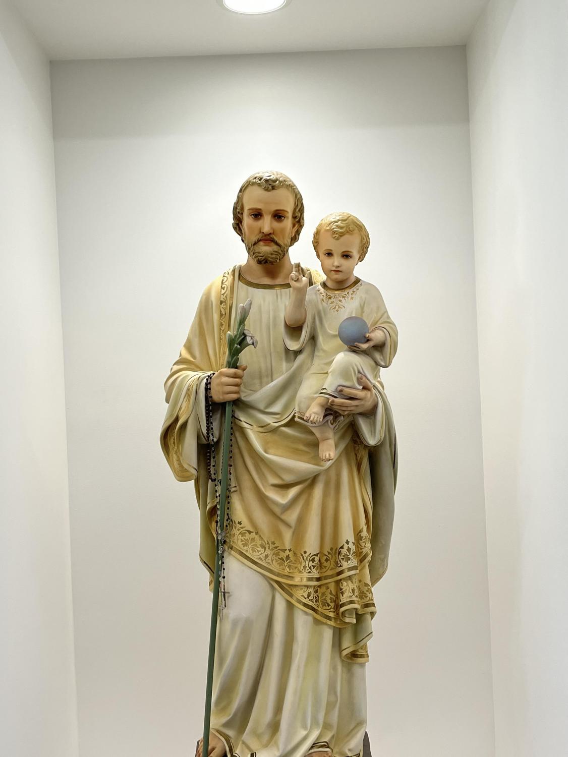 The statue of Saint Joseph, on the first floor of the Saint Joseph building.