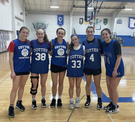 Olivia gardner, Sera Speltz, Megan Morgan, Allyssa Williams, Ava Killian, and Sofia Sandcork at a basketball practice prior to playoffs