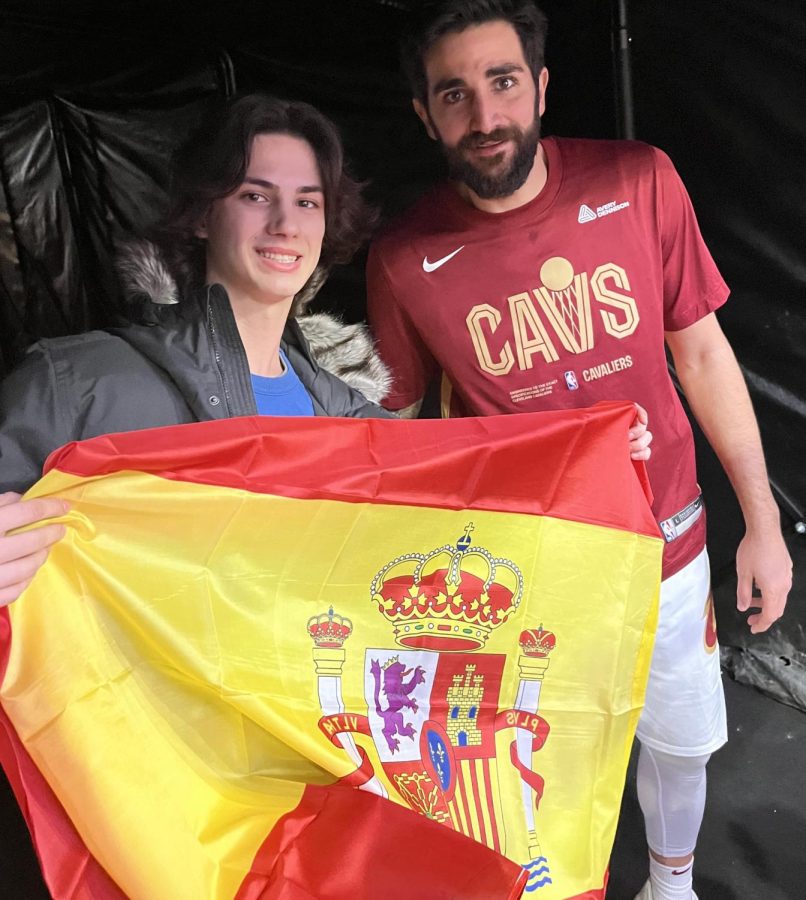 Spanish point guard convention: Cotter senior Pablo Crespo and Ricky Rubio pose with the Spanish flag at a Timberwolves game